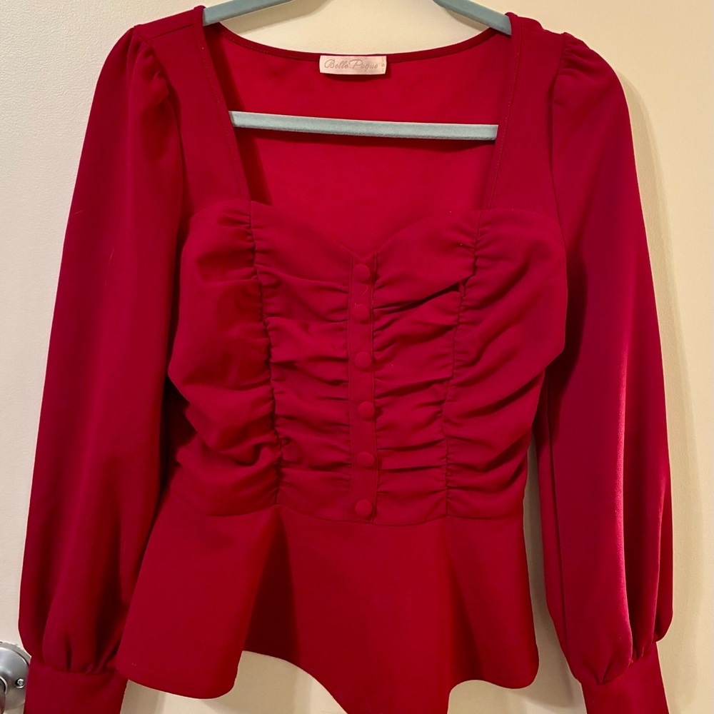 VINTAGE RED SWEETHEART RUCHED TOP ♥️ EUC-fits size M